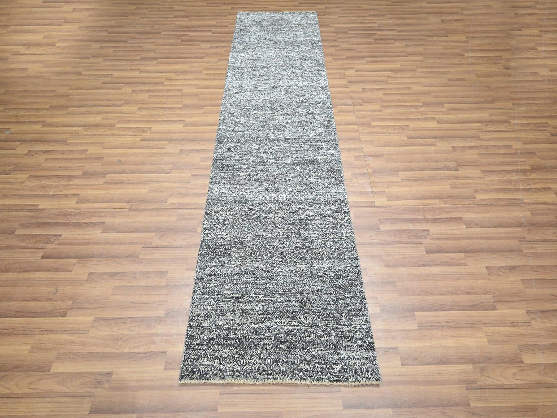 Grey 2'7" x 9'10" Modern and Contemporary Hand knotted Wool Rug - Sku: O076411