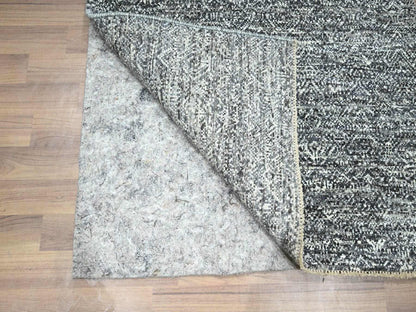 Modern / Contemporary hand-knotted wool runner in Gray, 2'7" x 9'10" — SKU O076411 (view 3)