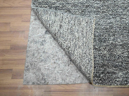 Modern / Contemporary hand-knotted wool runner in Gray, 2'7" x 9'10" — SKU O076412 (view 3)