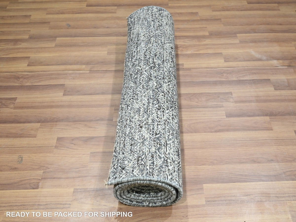 Modern / Contemporary hand-knotted wool runner in Gray, 2'7" x 9'10" — SKU O076412 (view 5)