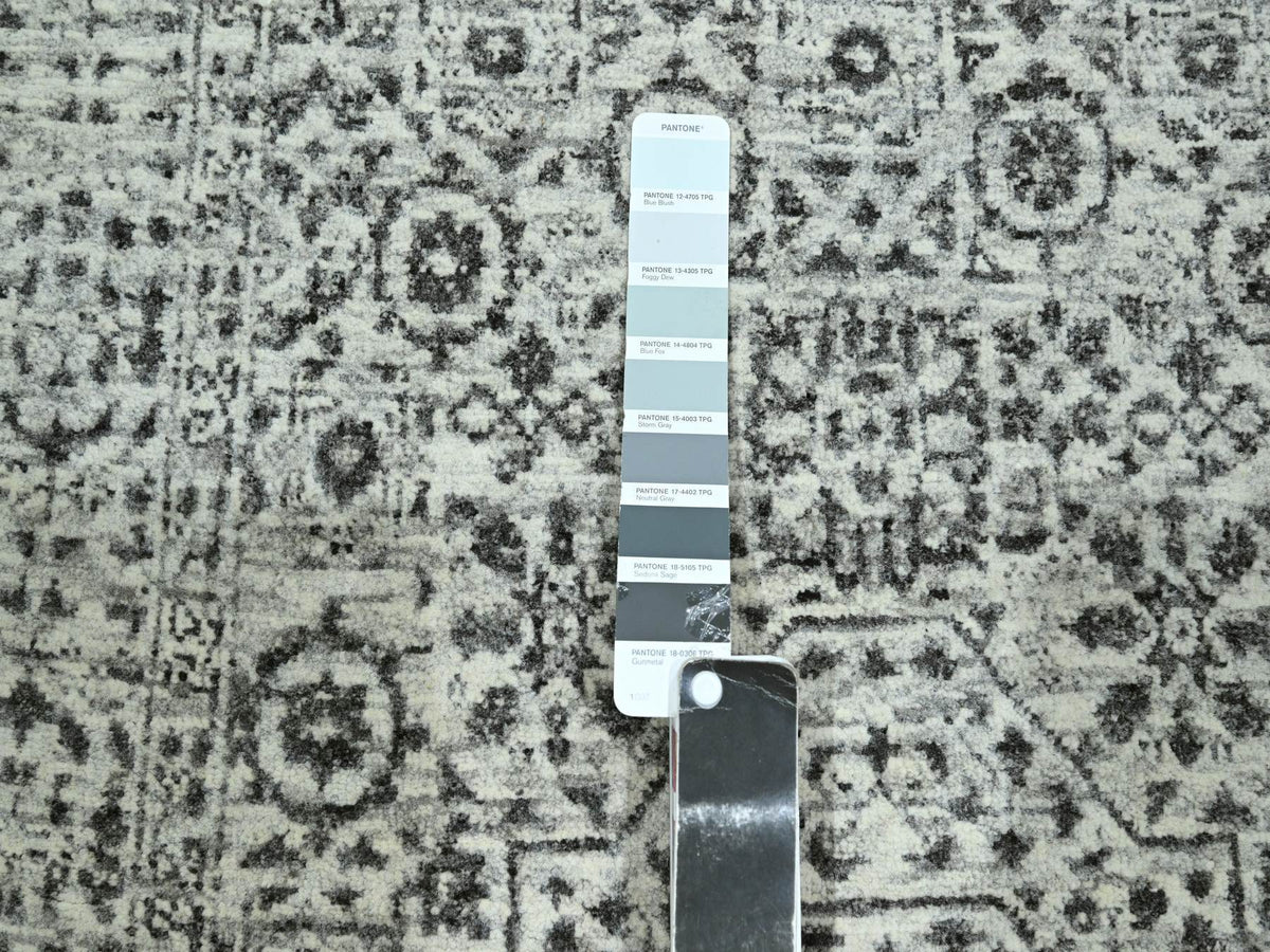 Mamluk Mamluk hand-knotted wool runner in Ivory, 2'7" x 12' — SKU O076437 (view 4)