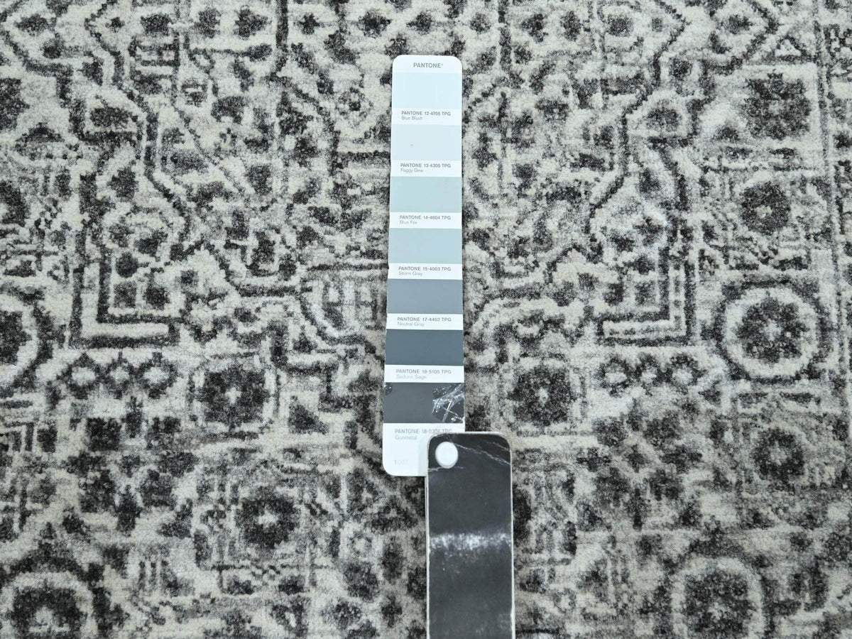 Mamluk Mamluk hand-knotted wool runner in Ivory, 2'8" x 26' — SKU O076438 (view 4)