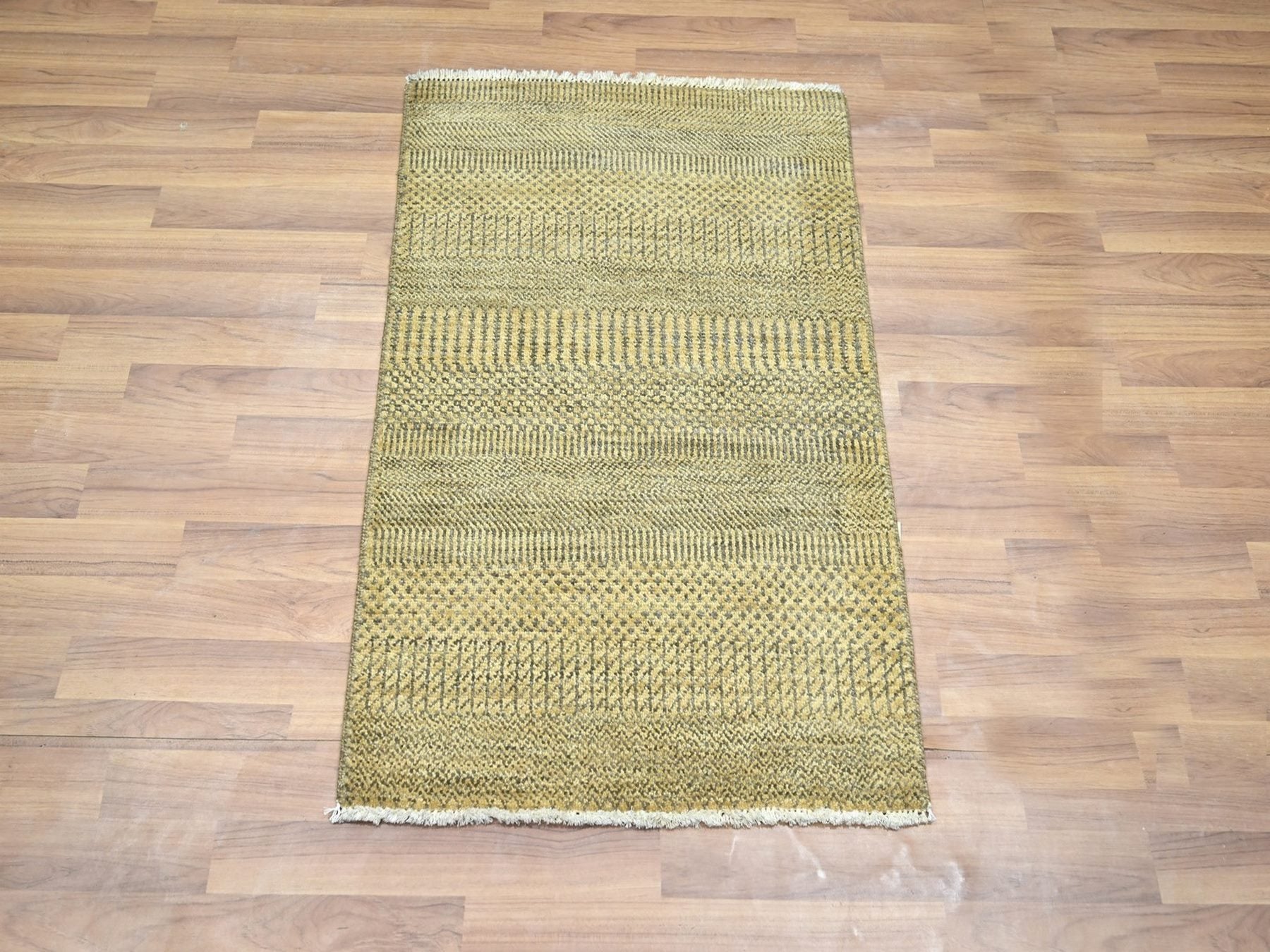 Brown 2'0" x 3'0" Modern and Contemporary Hand knotted Wool/Silk Rug - Sku: O076455