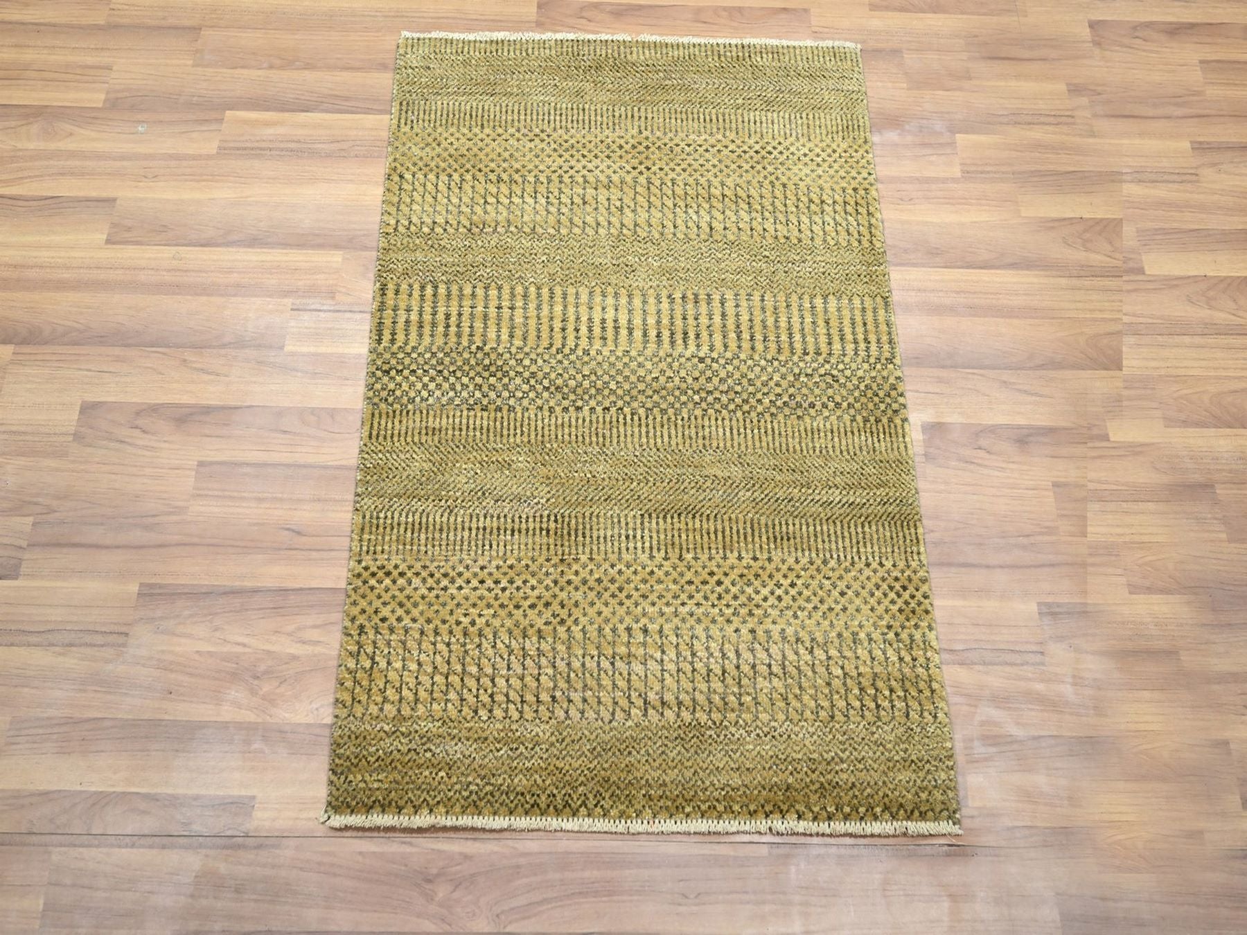 Brown 2'0" x 3'0" Modern and Contemporary Hand knotted Wool/Silk Rug - Sku: O076459