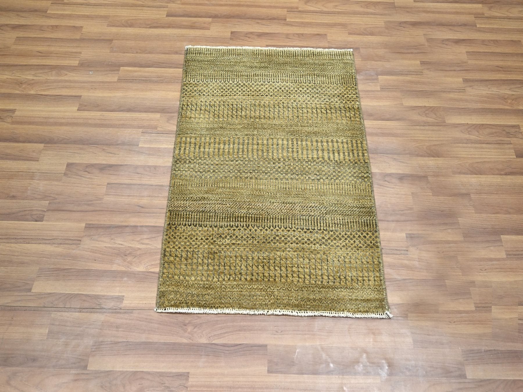 Brown 2'0" x 3'0" Modern and Contemporary Hand knotted Wool/Silk Rug - Sku: O076461