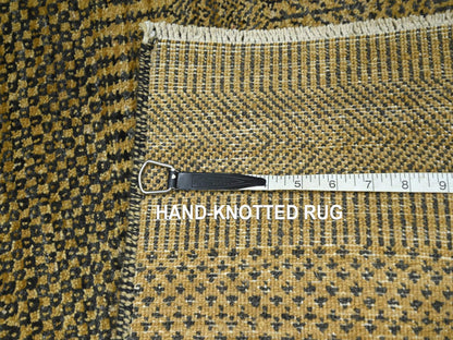 Brown 2'0" x 3'0" Modern and Contemporary Hand knotted Wool/Silk Rug - Sku: O076462