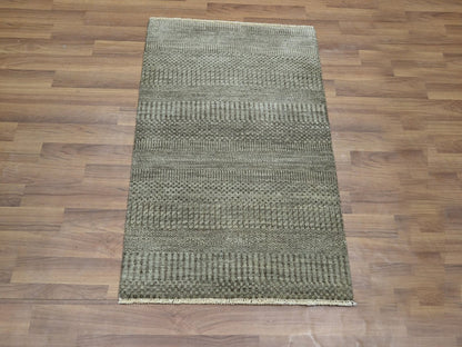 Brown 2'0" x 3'0" Modern and Contemporary Hand knotted Wool/Silk Rug - Sku: O076478