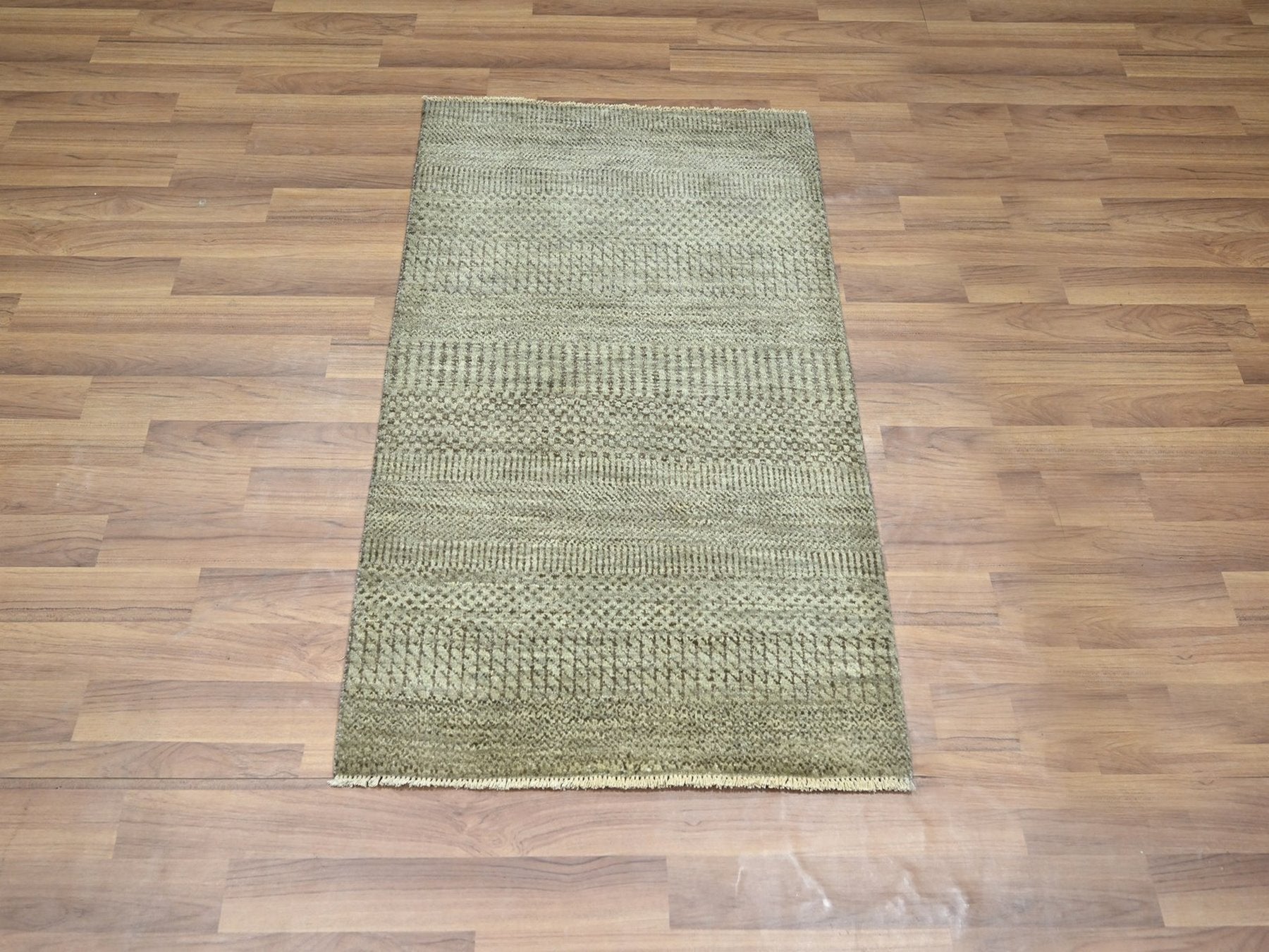 Brown 2'0" x 3'0" Modern and Contemporary Hand knotted Wool/Silk Rug - Sku: O076479