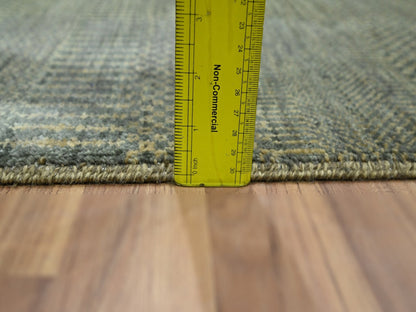Brown 2'0" x 3'0" Modern and Contemporary Hand knotted Wool/Silk Rug - Sku: O076483