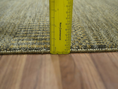 Brown 2'0" x 3'0" Modern and Contemporary Hand knotted Wool Rug - Sku: O076486