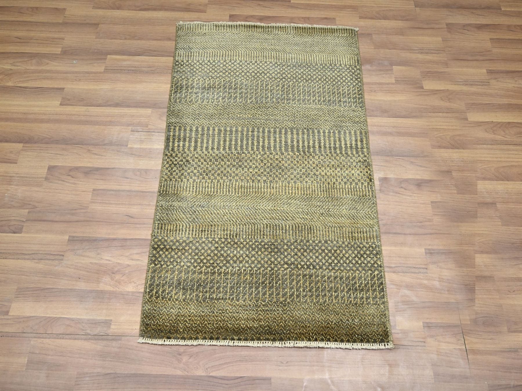 Brown 2'0" x 3'0" Modern and Contemporary Hand knotted Wool Rug - Sku: O076487