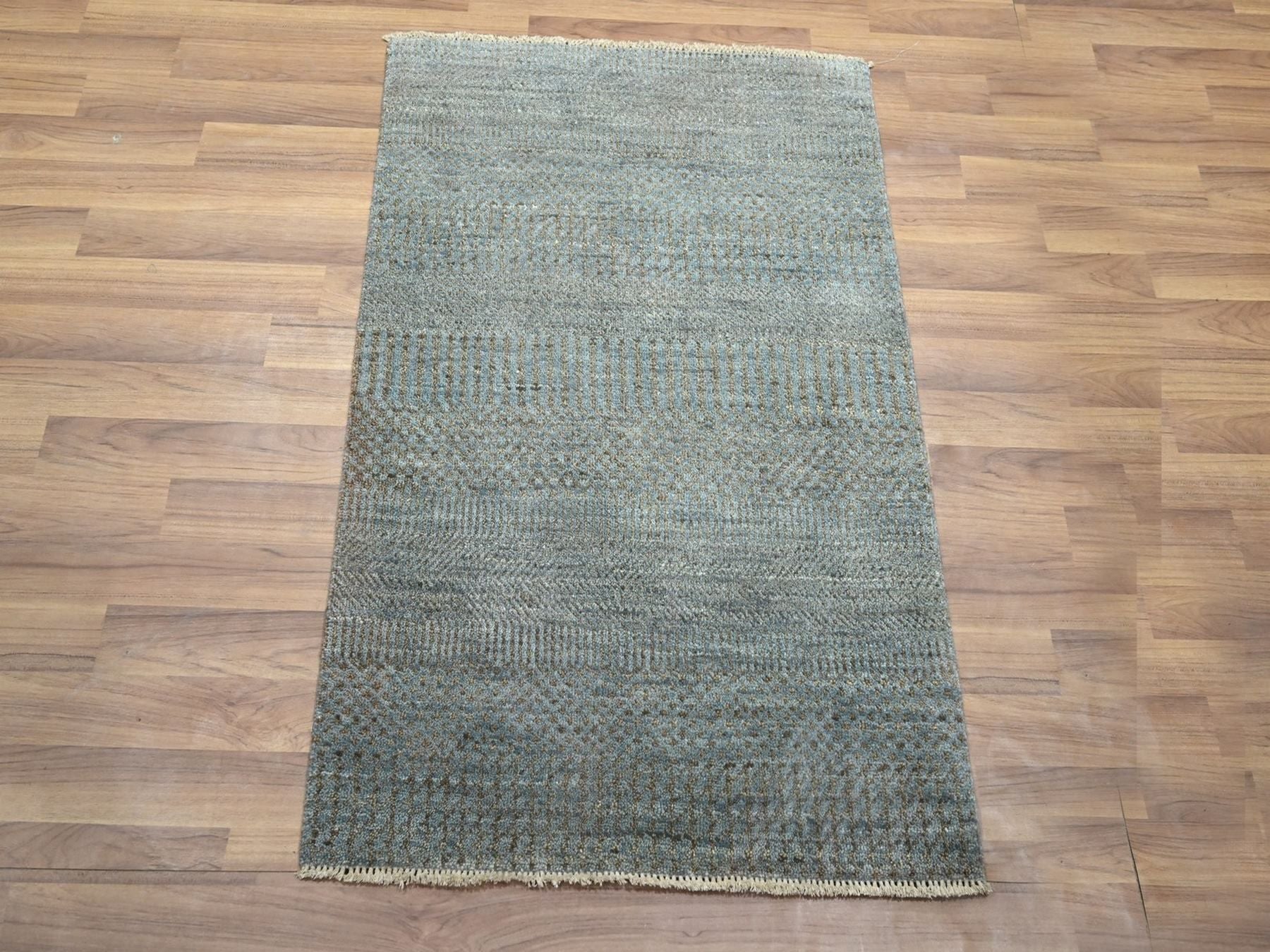 Blue 2'0" x 3'0" Modern and Contemporary Hand knotted Wool/Silk Rug - Sku: O076489