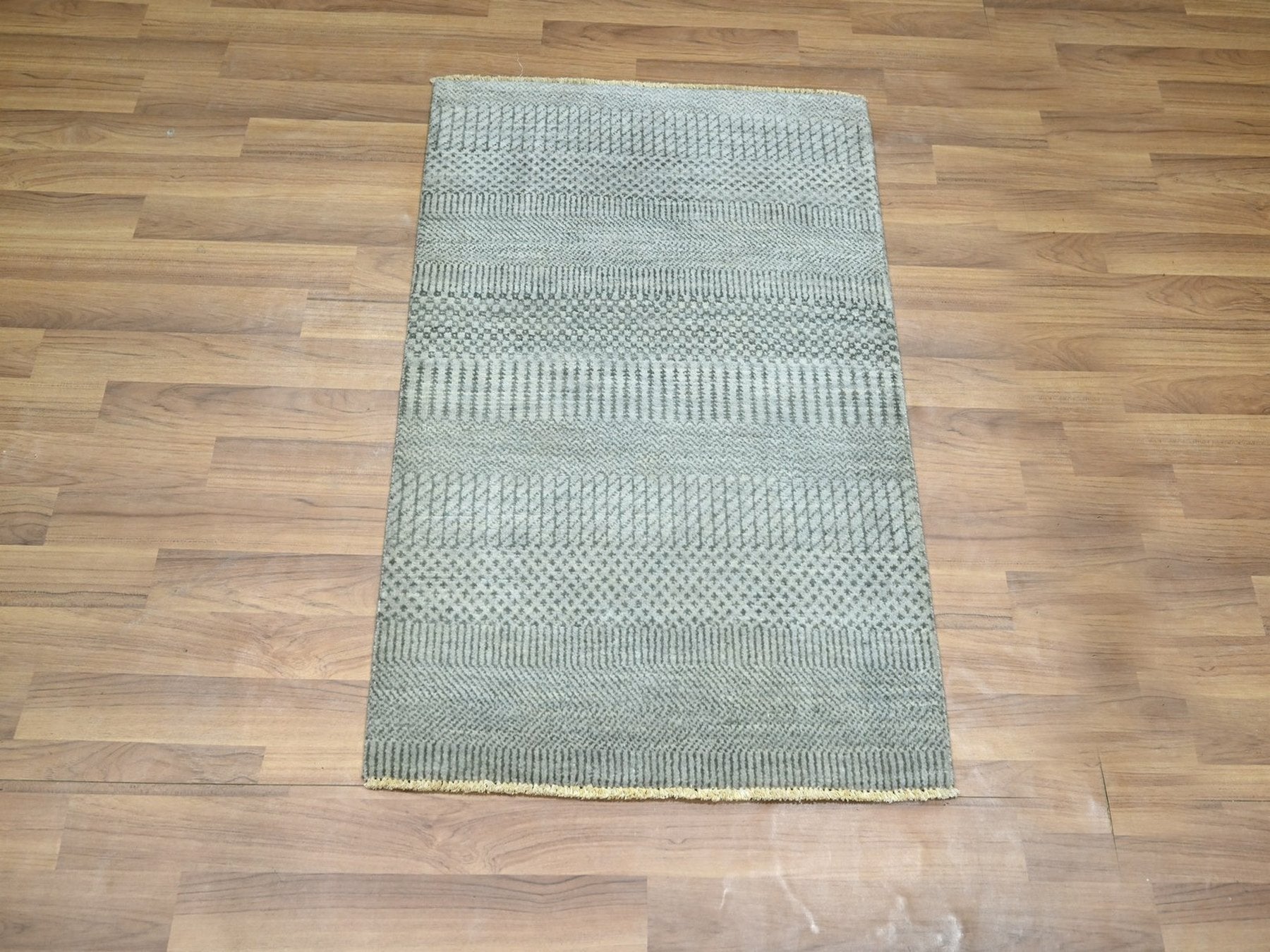 Modern / Contemporary hand-knotted wool/silk rug in Gray, 2' x 3' — SKU O076492 (view 2)