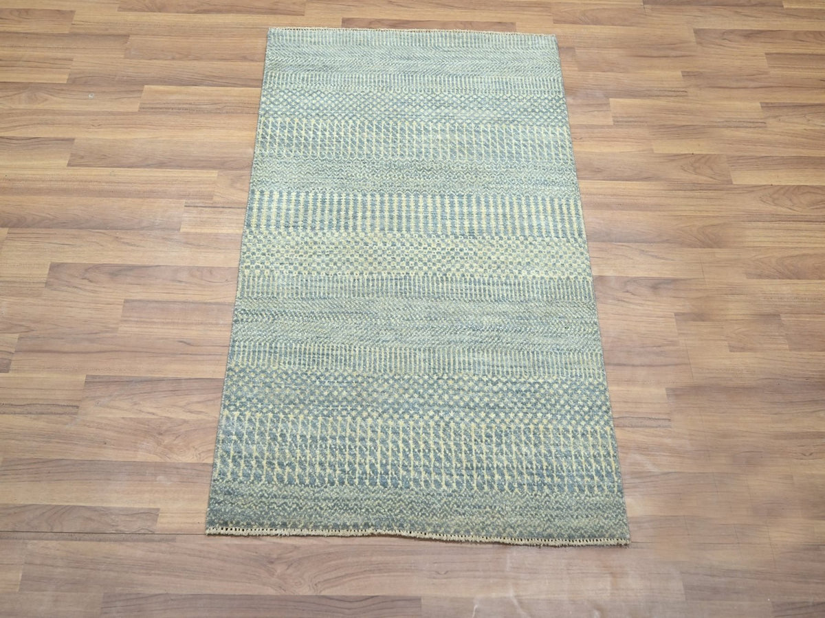 Modern / Contemporary hand-knotted wool/silk rug in Gray, 2' x 3' — SKU O076493 (view 2)