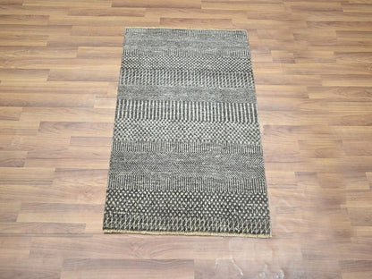Grey 2'0" x 3'0" Modern and Contemporary Hand knotted Wool/Silk Rug - Sku: O076505