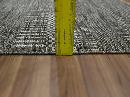 Brown 2'0" x 3'0" Modern and Contemporary Hand knotted Wool/Silk Rug - Sku: O076507
