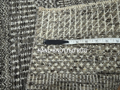 Brown 2'0" x 3'0" Modern and Contemporary Hand knotted Wool/Silk Rug - Sku: O076507