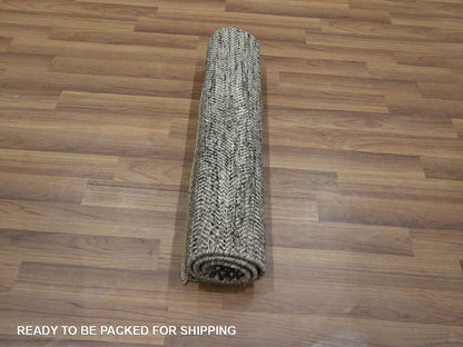 Brown 2'0" x 3'0" Modern and Contemporary Hand knotted Wool/Silk Rug - Sku: O076507