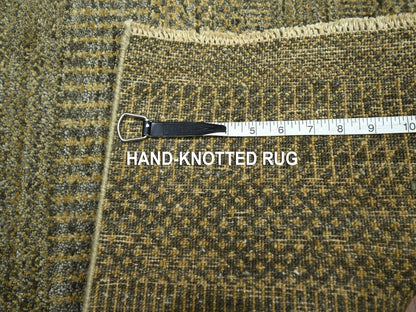 Brown 2'0" x 3'0" Modern and Contemporary Hand knotted Wool/Silk Rug - Sku: O076513