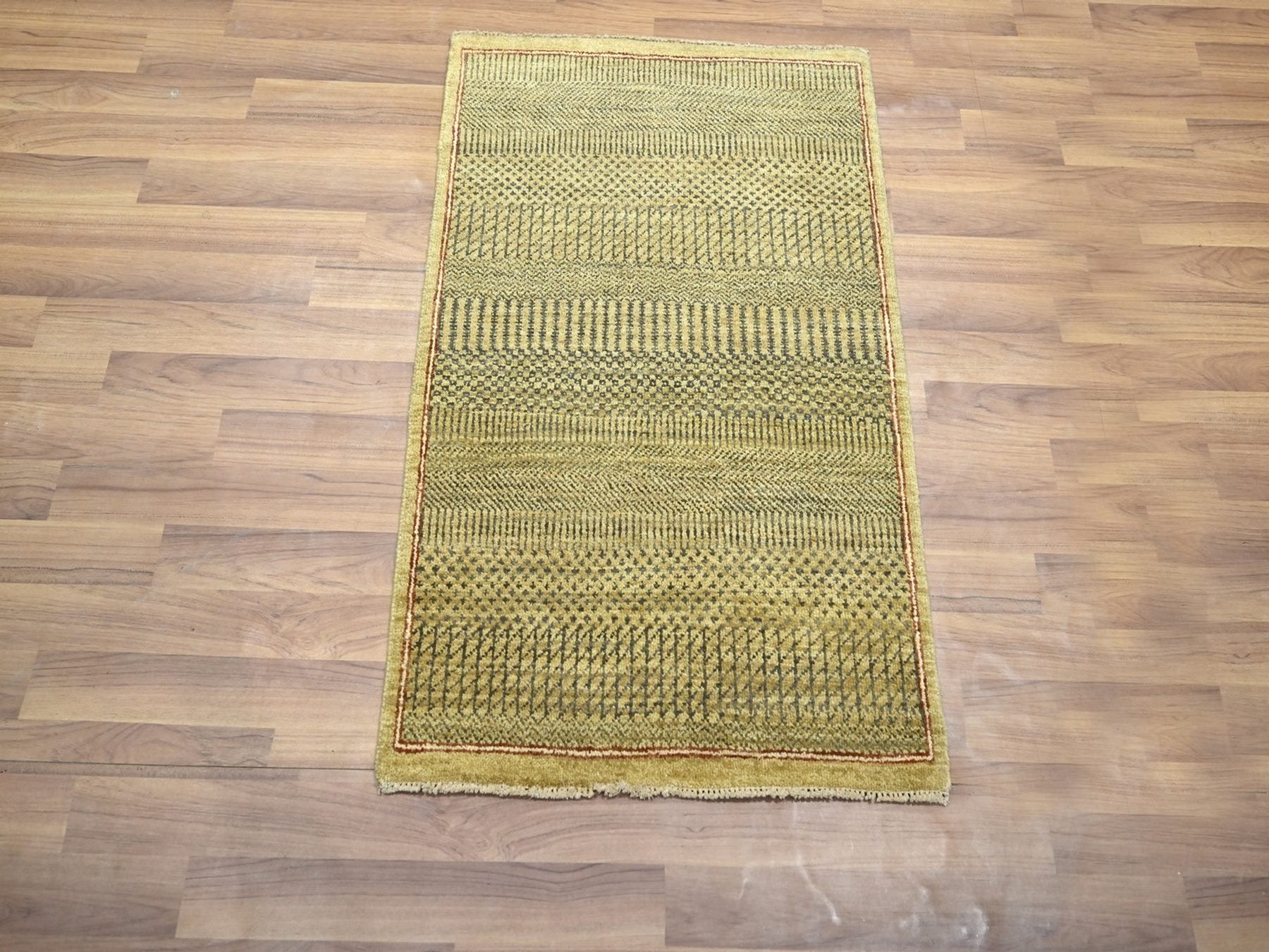 Brown 2'0" x 3'0" Modern and Contemporary Hand knotted Wool/Silk Rug - Sku: O076515