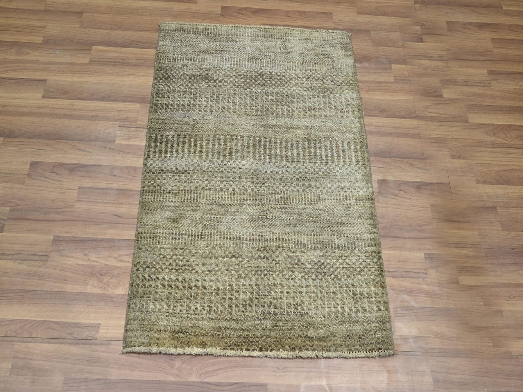 Brown 2'0" x 3'0" Modern and Contemporary Hand knotted Wool/Silk Rug - Sku: O076516