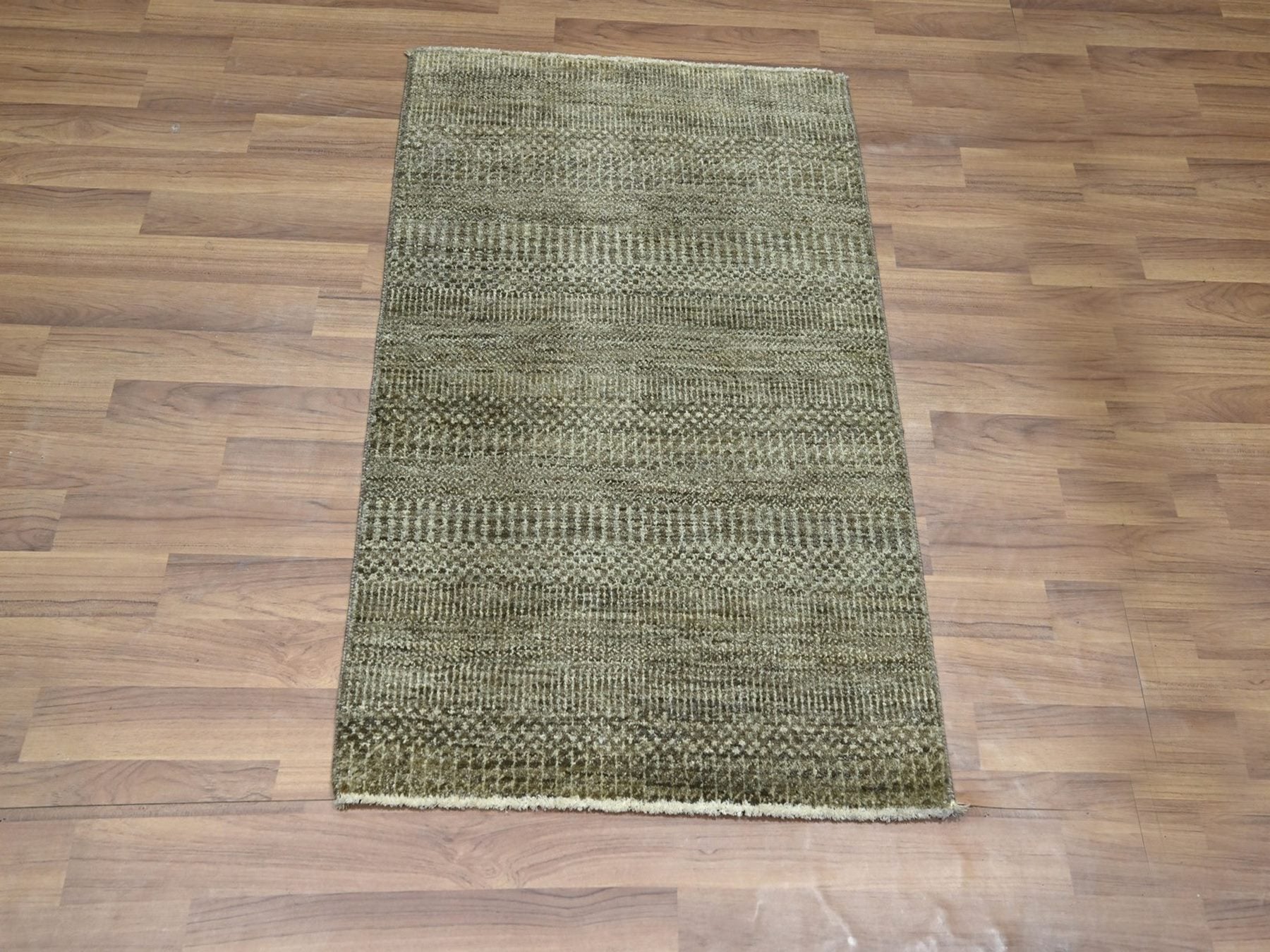 Brown 2'0" x 3'0" Modern and Contemporary Hand knotted Wool/Silk Rug - Sku: O076530