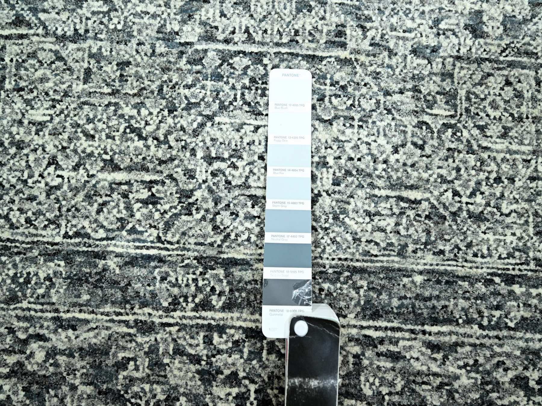 Mamluk Mamluk hand-knotted wool rug in Gray, 8'1" x 10'1" — SKU O076540 (view 7)