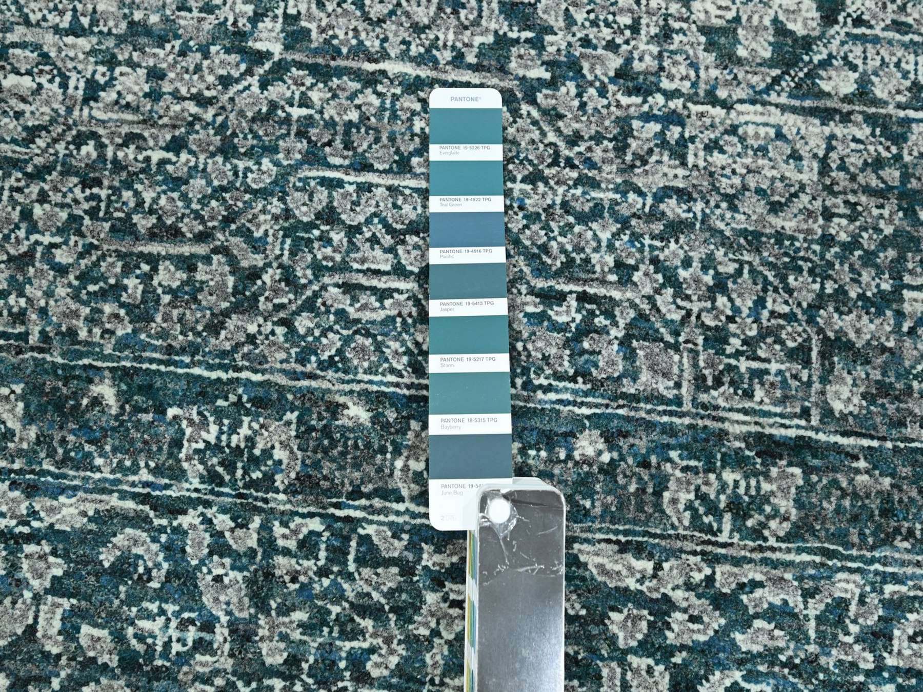 Mamluk Mamluk hand-knotted wool rug in Teal, 7'11" x 10'3" — SKU O076551 (view 7)