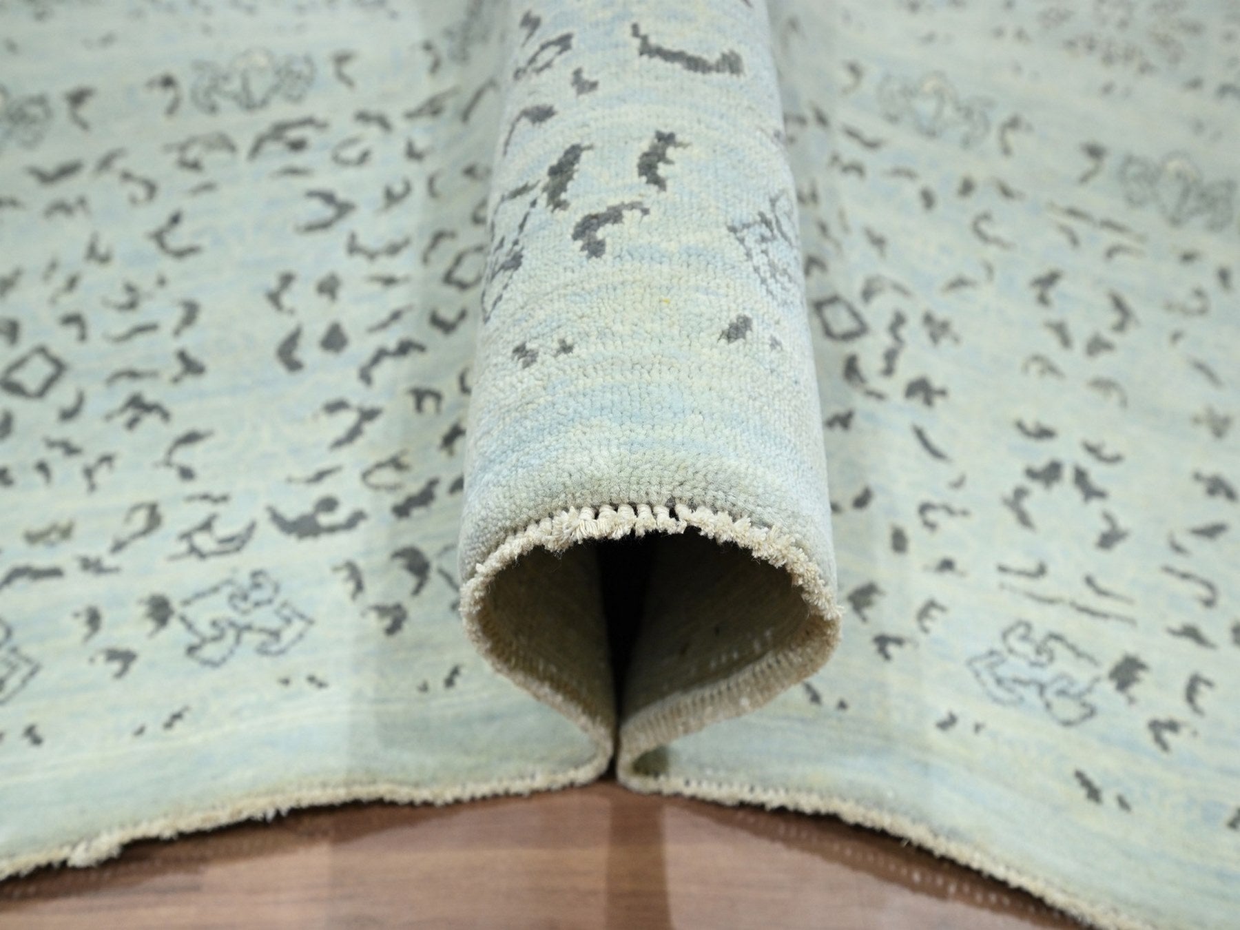 Mamluk Mamluk hand-knotted wool rug in Gray, 10' x 14'2" — SKU O076554 (view 5)
