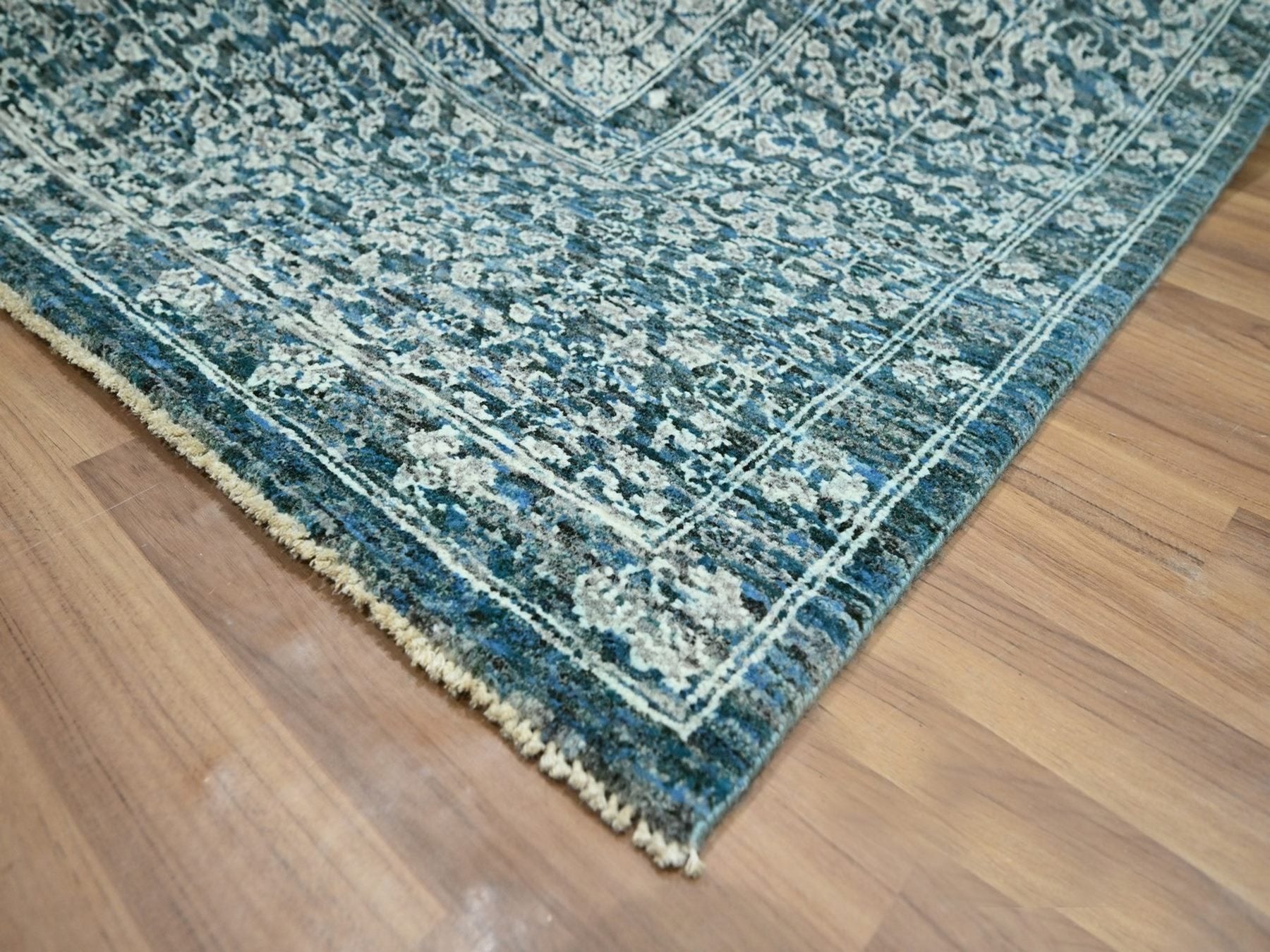 Mamluk Mamluk hand-knotted wool rug in Blue, 8' x 10'1" — SKU O076559 (view 6)