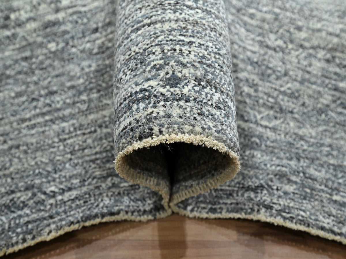 Modern / Contemporary hand-knotted wool rug in Gray, 8' x 10' — SKU O076571 (view 5)