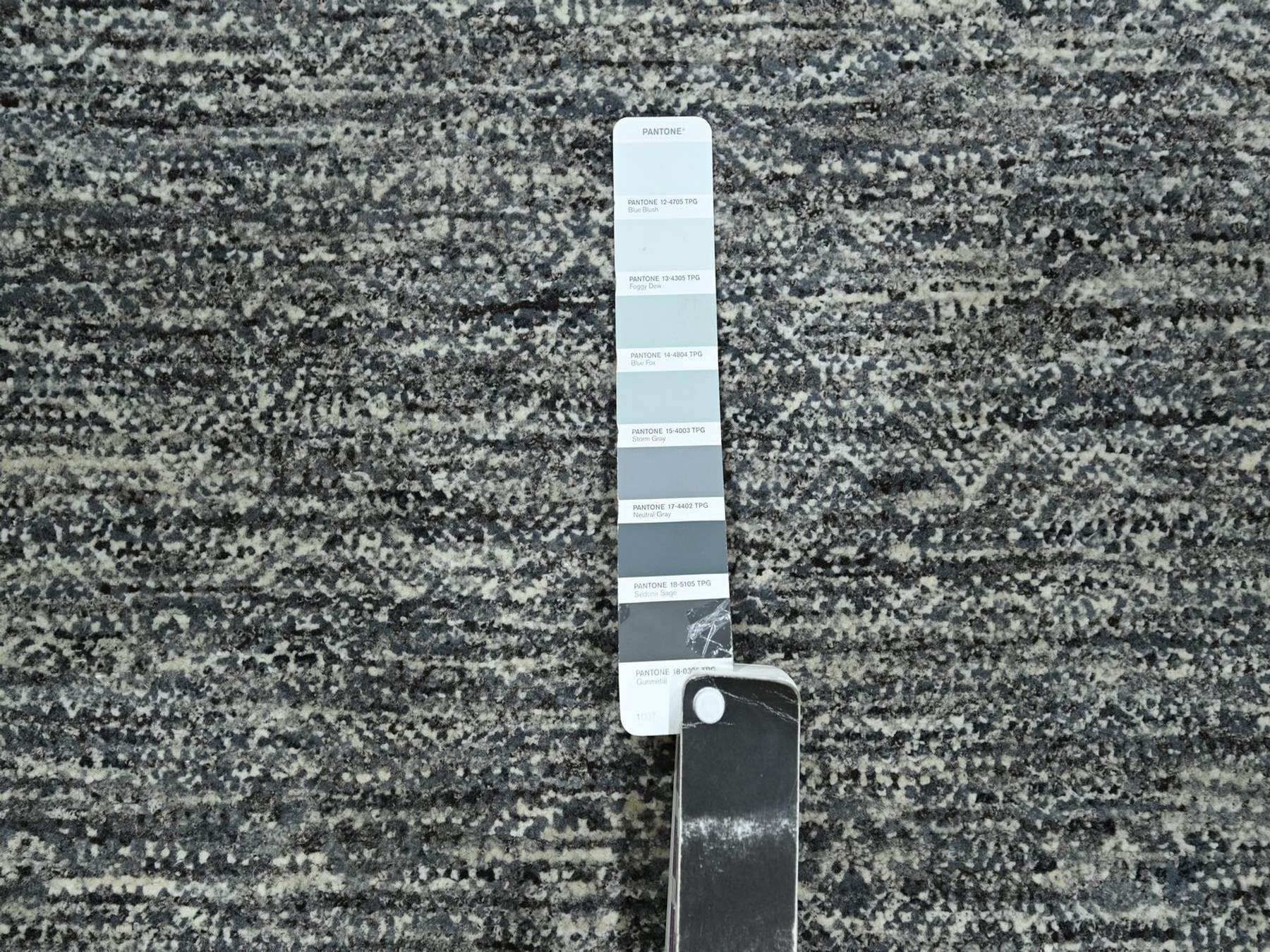 Modern / Contemporary hand-knotted wool rug in Gray, 8' x 10' — SKU O076571 (view 7)