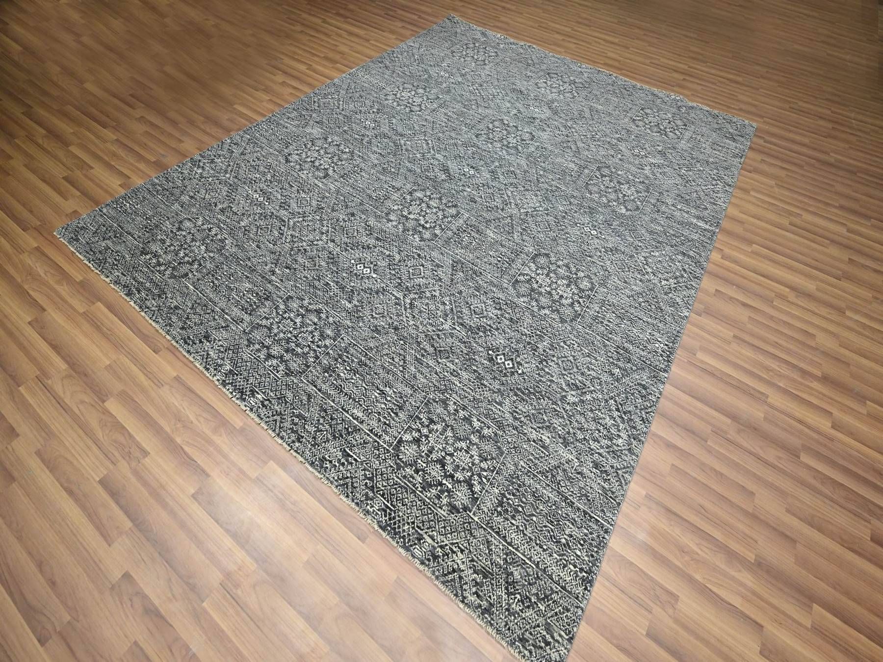 Transitional hand-knotted wool/silk rug in Gray, 7'10" x 10' — SKU O076573 (view 3)