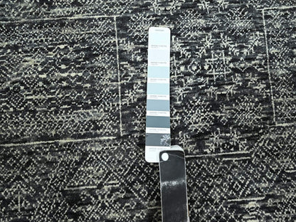 Transitional hand-knotted wool/silk rug in Gray, 7'10" x 10' — SKU O076573 (view 7)