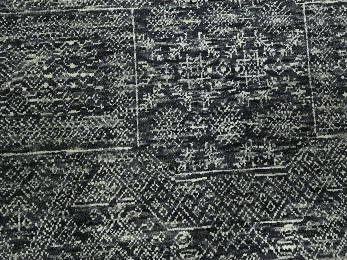 Transitional hand-knotted wool/silk rug in Gray, 7'10" x 10' — SKU O076573 (view 8)