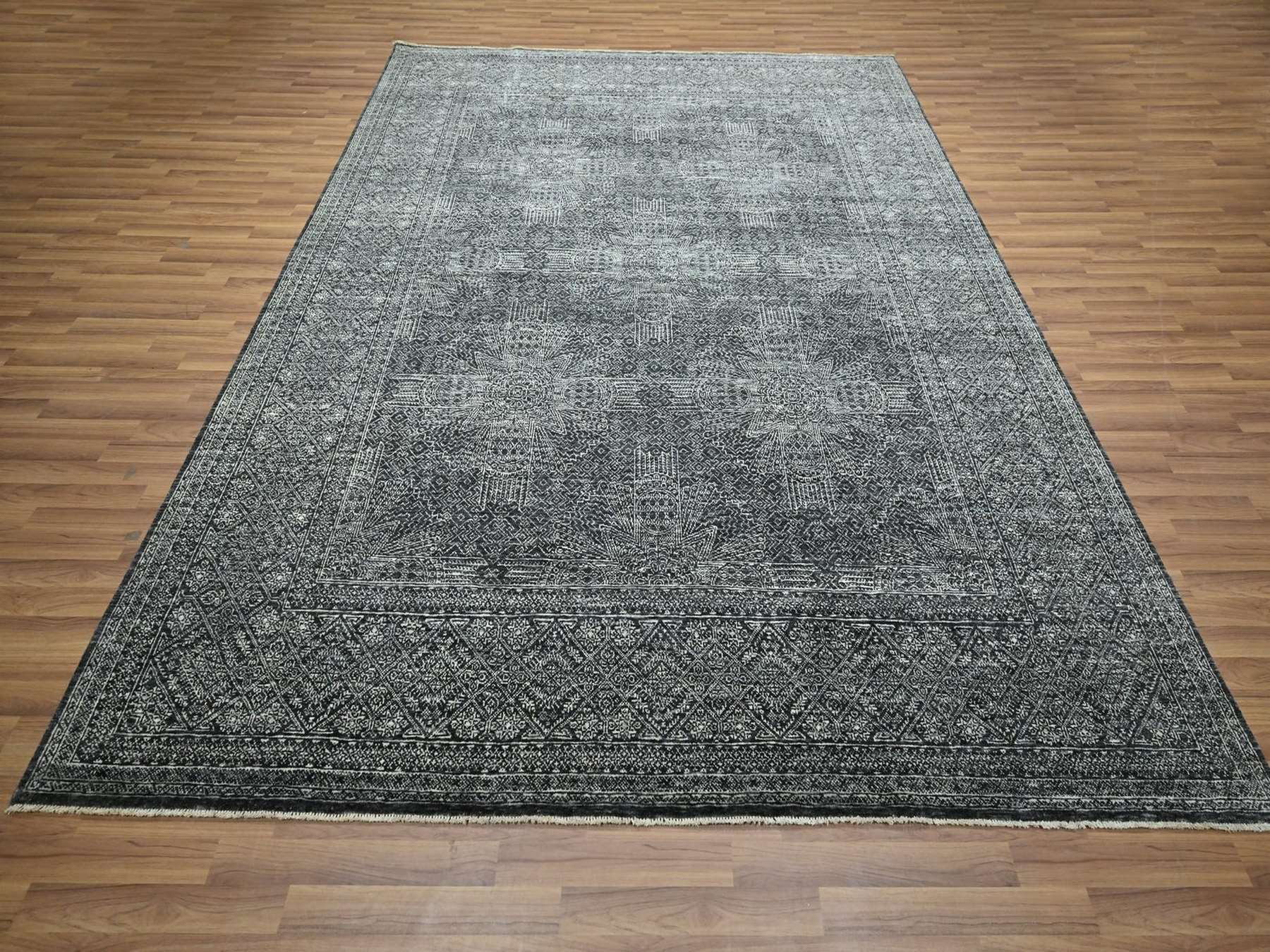 Black 8'2" x 10'2" Modern and Contemporary Hand knotted Wool/Silk Rug - Sku: O076574