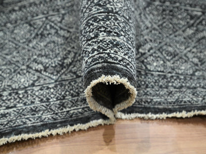 Black 8'2" x 10'2" Modern and Contemporary Hand knotted Wool/Silk Rug - Sku: O076574