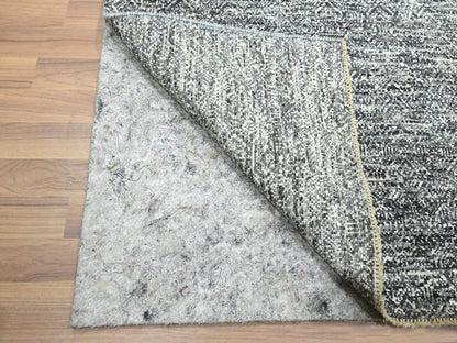 Modern / Contemporary hand-knotted wool runner in Gray, 2'7" x 9'10" — SKU O076579 (view 3)