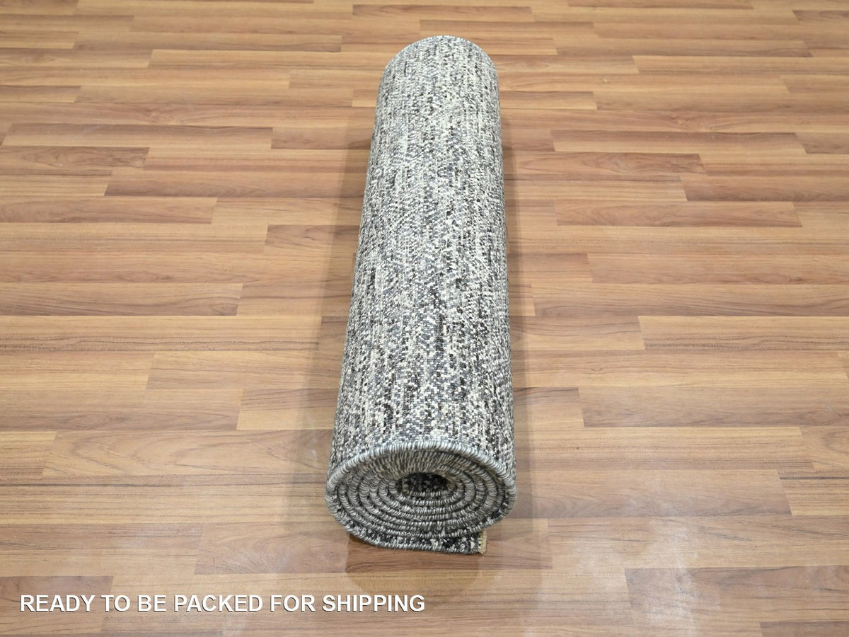 Modern / Contemporary hand-knotted wool runner in Gray, 2'7" x 9'10" — SKU O076579 (view 5)