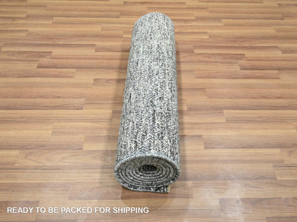 Modern / Contemporary hand-knotted wool runner in Gray, 2'7" x 9'10" — SKU O076579 (view 5)