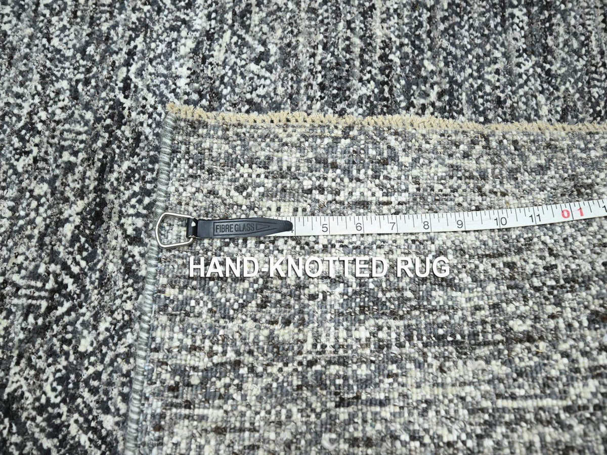 Modern / Contemporary hand-knotted wool runner in Gray, 2'7" x 9'10" — SKU O076579 (view 7)