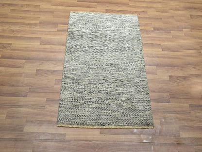 Beige 2'0" x 3'0" Modern and Contemporary Hand knotted Wool Rug - Sku: O076585