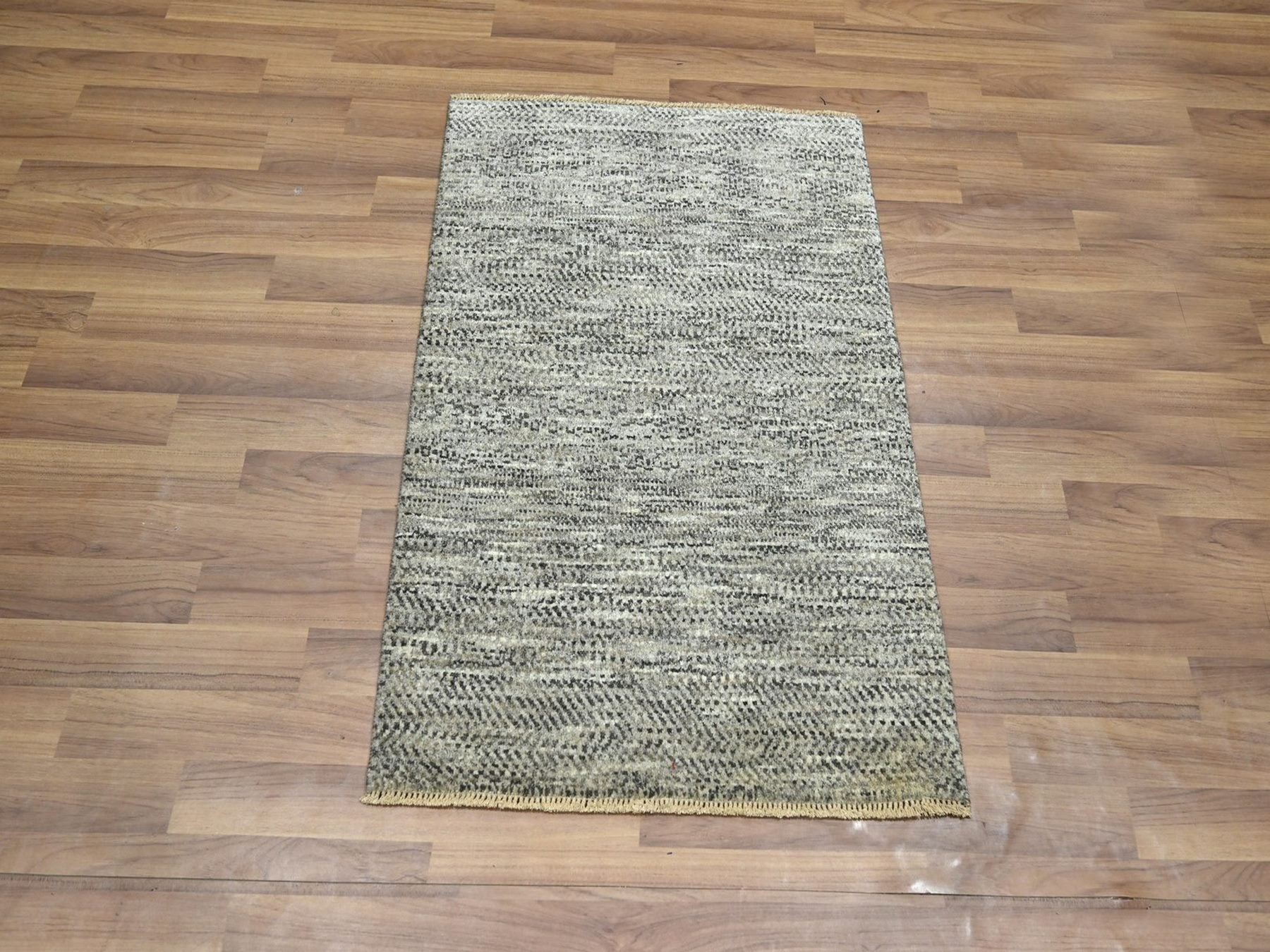 Beige 2'0" x 3'0" Modern and Contemporary Hand knotted Wool Rug - Sku: O076586