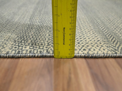Beige 2'0" x 3'0" Modern and Contemporary Hand knotted Wool Rug - Sku: O076595