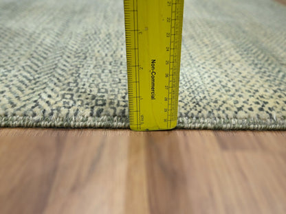 Beige 2'0" x 3'0" Modern and Contemporary Hand knotted Wool Rug - Sku: O076596