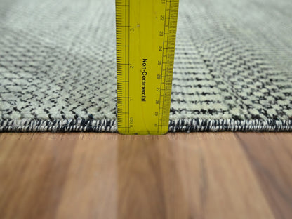 Grey 2'0" x 3'0" Modern and Contemporary Hand knotted Wool Rug - Sku: O076611