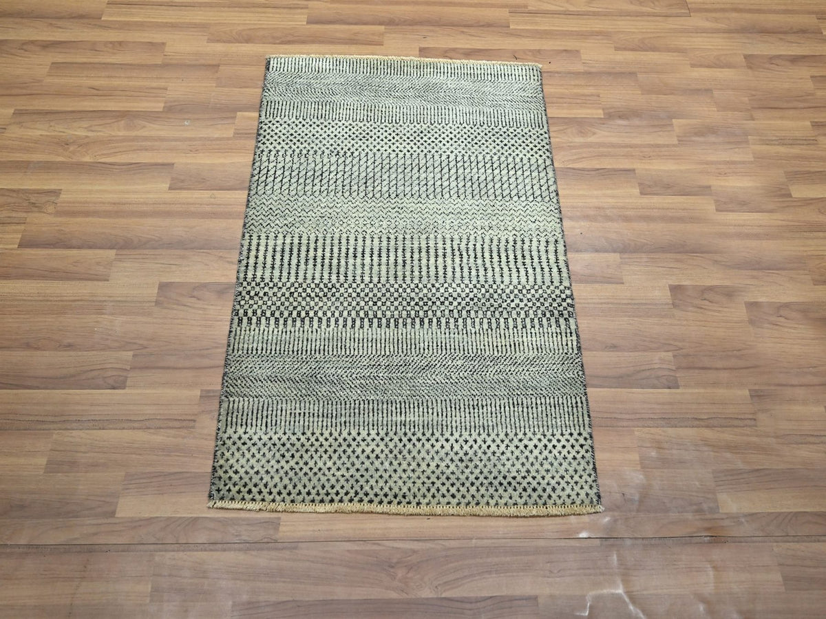 Modern / Contemporary hand-knotted wool rug in Gray, 2' x 3' — SKU O076612 (view 2)