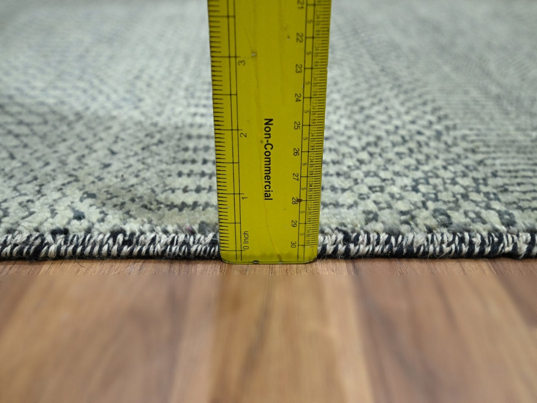 Modern / Contemporary hand-knotted wool rug in Gray, 2' x 3' — SKU O076613 (view 3)