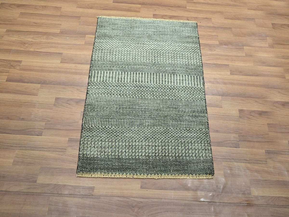 Modern / Contemporary hand-knotted wool rug in Gray, 2' x 3' — SKU O076614 (view 2)