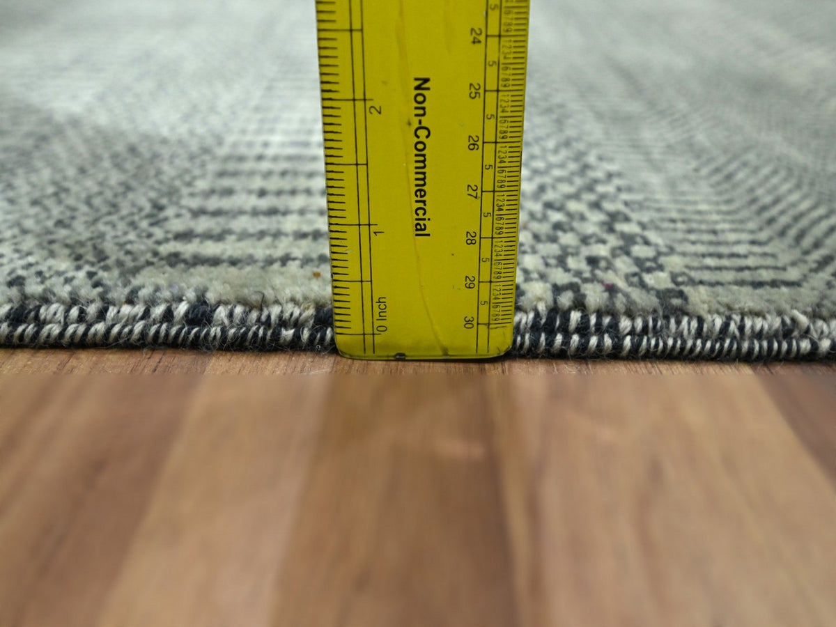Modern / Contemporary hand-knotted wool rug in Gray, 2' x 3' — SKU O076615 (view 3)